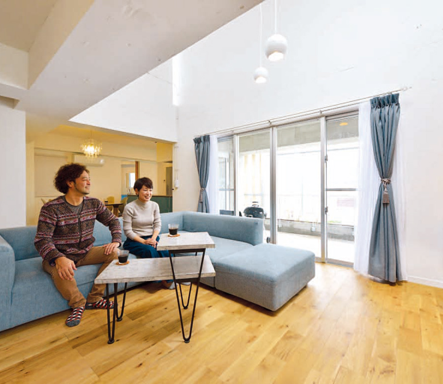 天然木材の ルーバーがおしゃれ。
素材にこだわった家