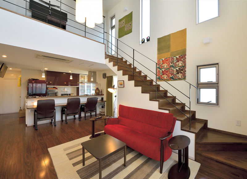 空間にゆとりと贅沢感　包容力のあるピロティハウス