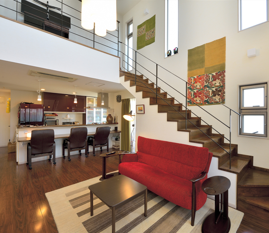 空間にゆとりと贅沢感　包容力のあるピロティハウス