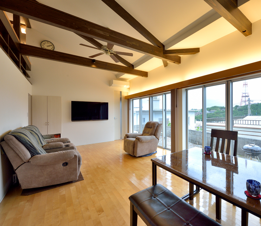 ロフトで空間をつないだ
立体的な木のワンルーム