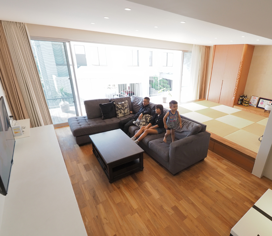 フレッシュな風が舞う
筒状の大開口を持つ家