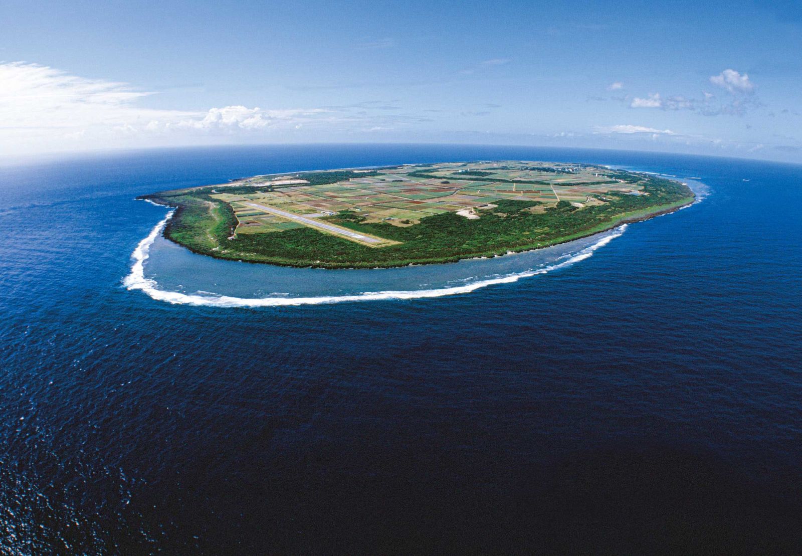 空中散歩 天空から眺める美ら島風景 第49回 暮らし コラム 住宅情報紙 週刊かふう 新報リビングニュース かふうweb