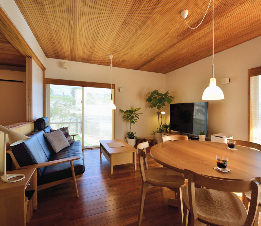 ほどよい距離感が睦まじい関係を育む、
豊かな住み心地を極めた家