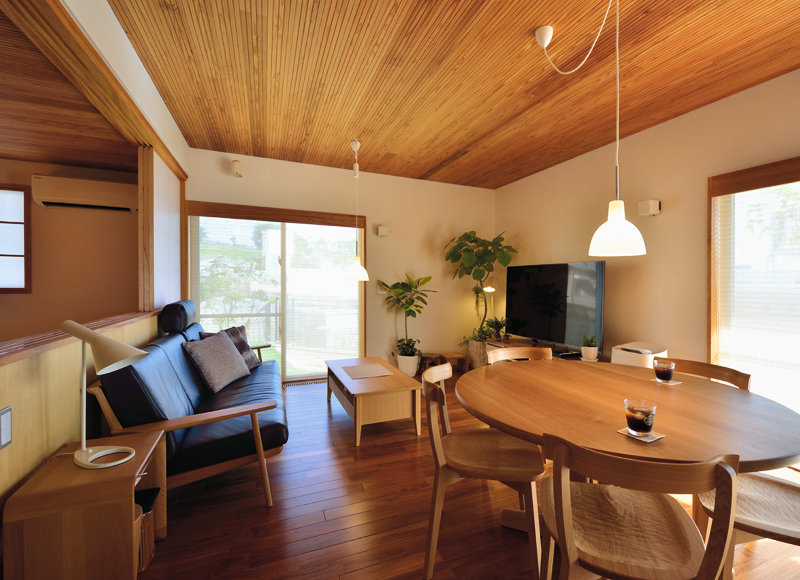 ほどよい距離感が睦まじい関係を育む、
豊かな住み心地を極めた家