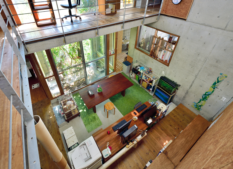 境界が溶け合うゆるやかさで
つながりと夢を育み続ける家