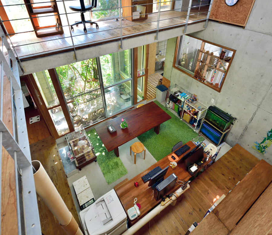 境界が溶け合うゆるやかさで
つながりと夢を育み続ける家