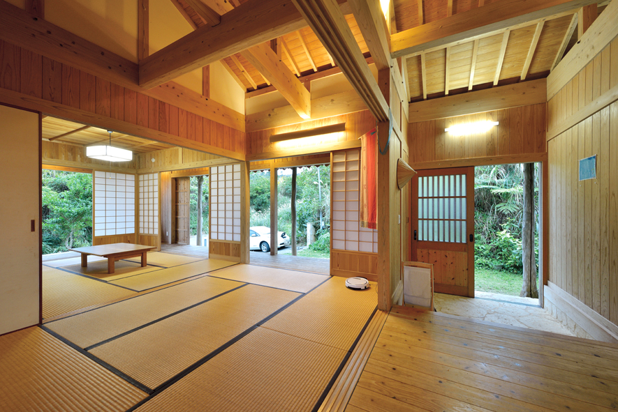 貫地家 伝統構法をベースに耐久性・耐候性を高める 技と知恵を尽くした貫木屋（ぬちじやー） | 木造 | こんな家に住みたい |  住宅情報紙「週刊かふう」新報リビングニュース - かふうWeb