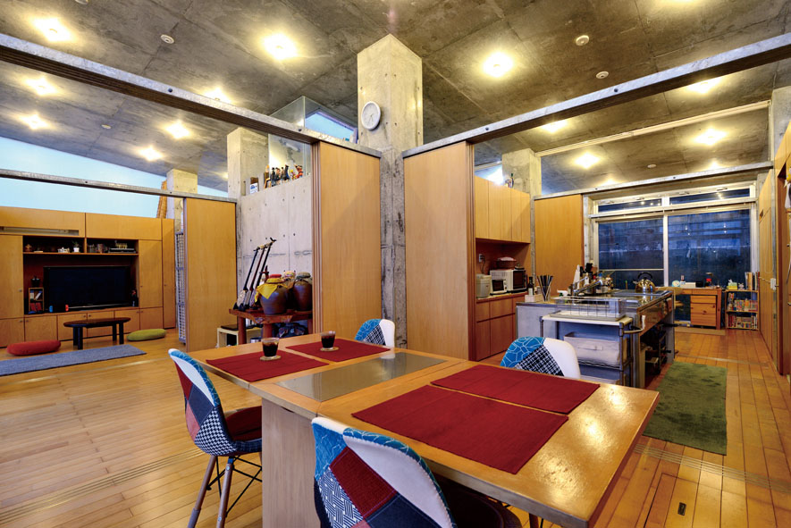 間取りが自在に 八変化 浮遊感のある屋根が魅せる機能美を生かした外観デザインの家 Rc造 こんな家に住みたい 住宅情報紙 週刊かふう 新報リビングニュース かふうweb 間取りが自在に 八変化 浮遊感のある屋根が魅せる機能美を生かした外観デザインの家 Rc造 こんな家に住みたい 住宅情報紙 週刊かふう 新報リビングニュース かふうweb