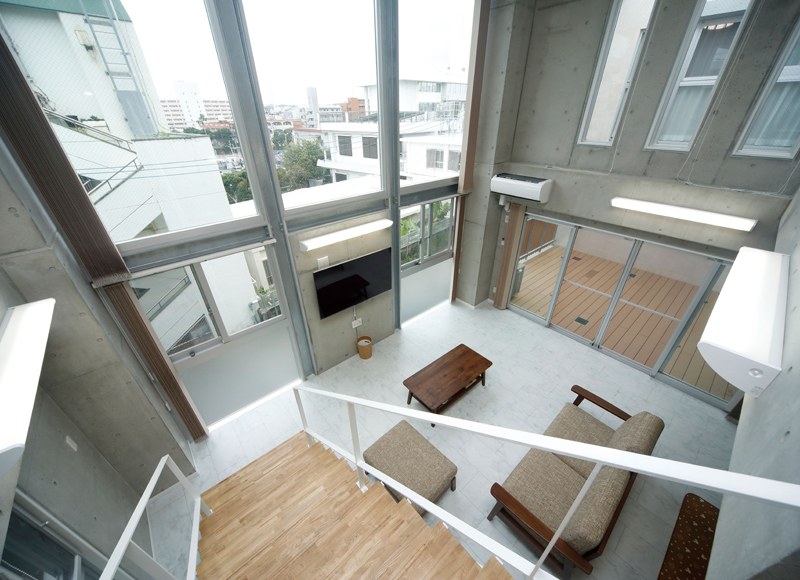 住まい方の変化にも対応
吹き抜けのリビングと中庭でつながる家