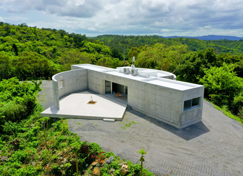 毅然として山中に建つ
時を奏でる第二の邸宅