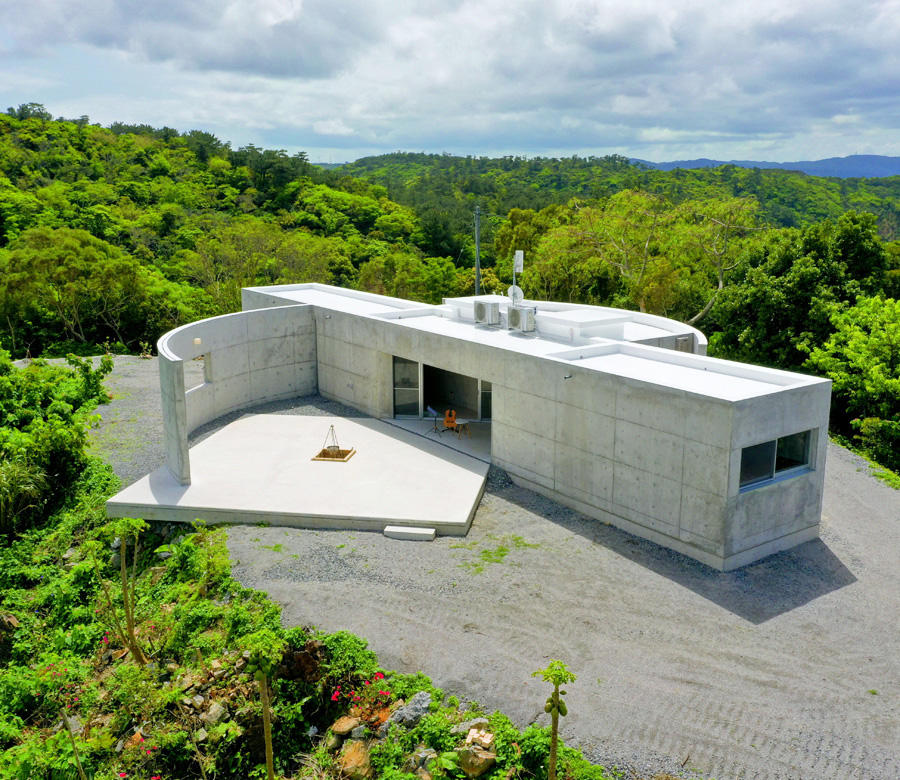 毅然として山中に建つ
時を奏でる第二の邸宅