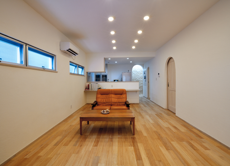 数字以上の伸びやかさ
空気も空間も気持ちいい24坪の家