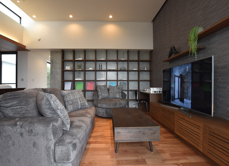 母の想いを受け継いだ
美しい眺望と中庭がある住まい


