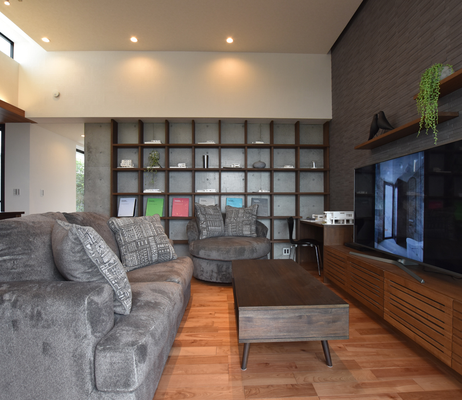 母の想いを受け継いだ
美しい眺望と中庭がある住まい


