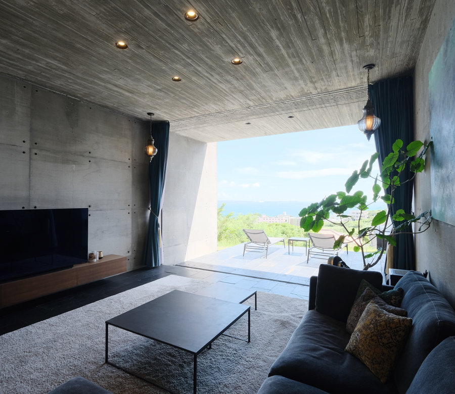 自然の移ろいと経年美化を楽しむ
建築家の自邸