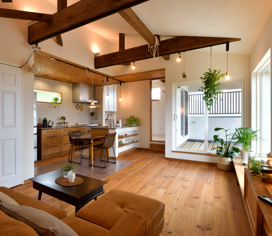 ２階リビングから水平線を眺める
フレンチスタイルのオシャレな住まい








