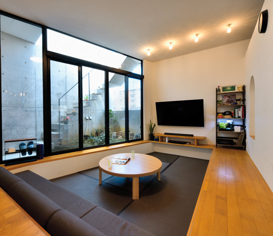 こまやかなデザインの力で
毎日の暮らしが色づく家













