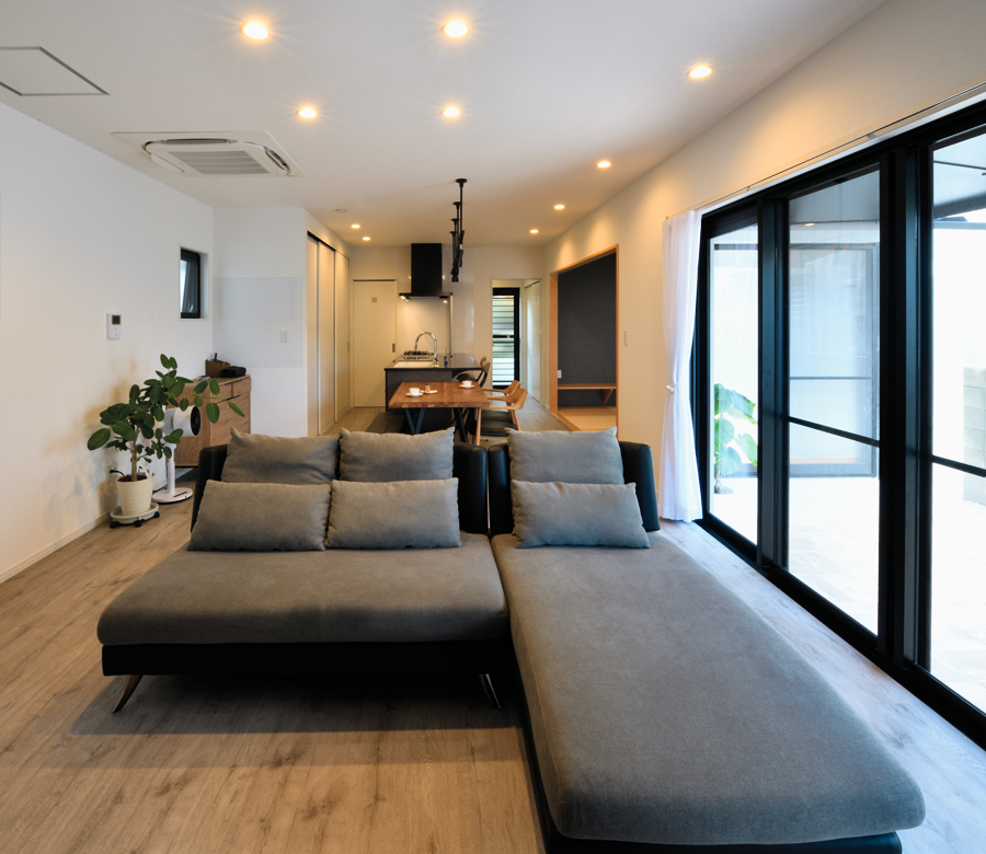 「合理的」を感性で昇華させたスタイリッシュな家