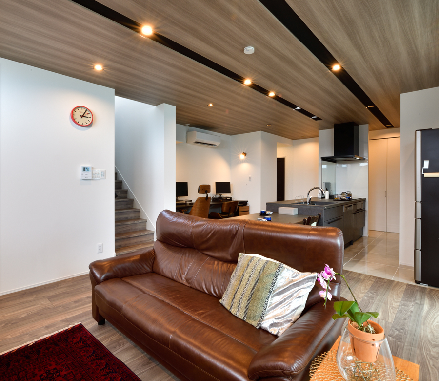 カフェテイストに空間をコーディネートした
日常が楽しくなる家
