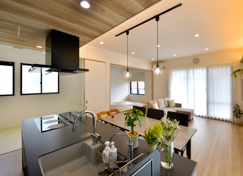 LDKとテラスに皆が集う
高低差を生かした2階ワンフロアの家