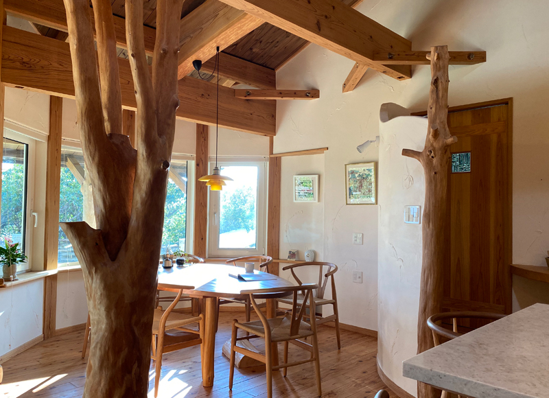 蒸暑地仕様でいつでも快適。
世代を超えて愛される木の家