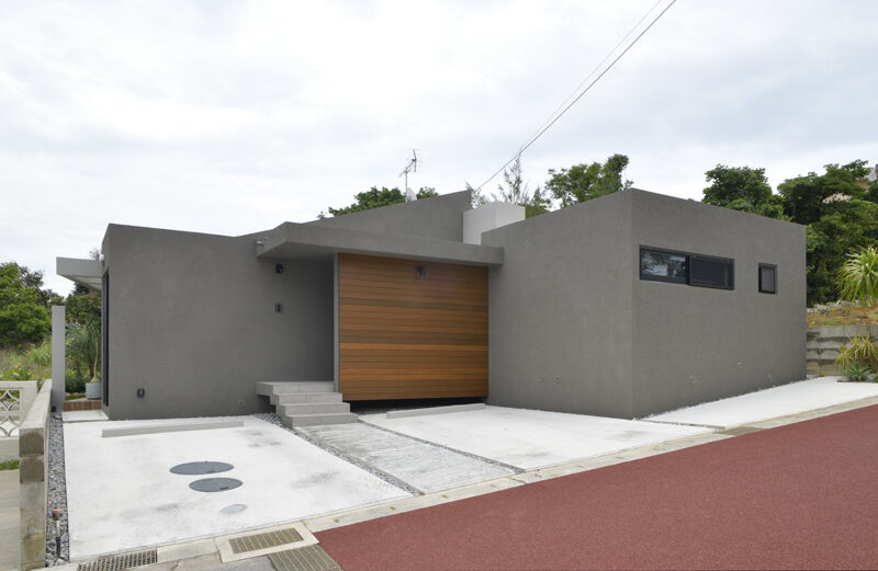 段差×勾配天井で魅せる３層のフロアを持つ平屋の家