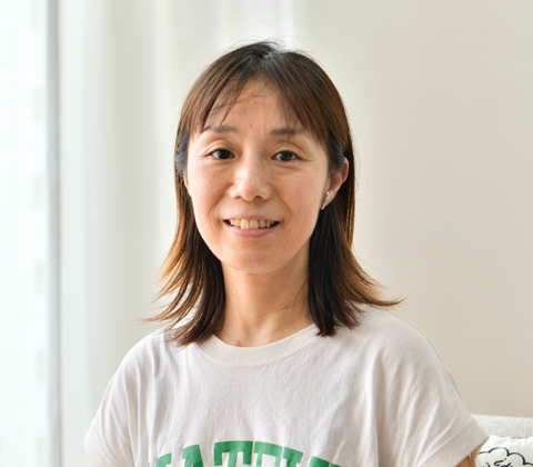 心地よい余白が暮らしを整える 2面テラスに囲まれたミニマルな家