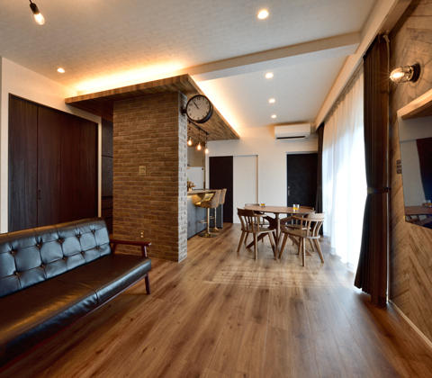 こだわりを詰め込んだ変形地に建つ家