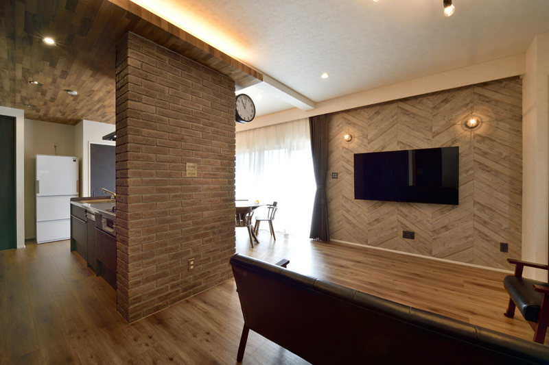 こだわりを詰め込んだ変形地に建つ家