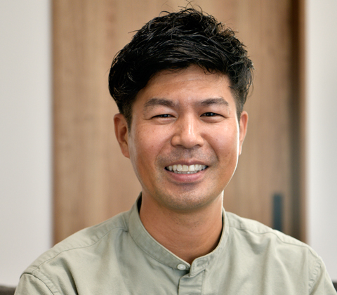 建物やテラスの配置を熟考し、 団らんにゆとりをもたらした家