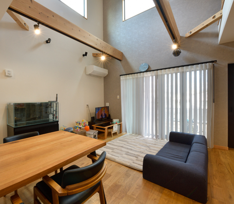 嗜好に対応できるベースを整えて 住まい手が進化させる家